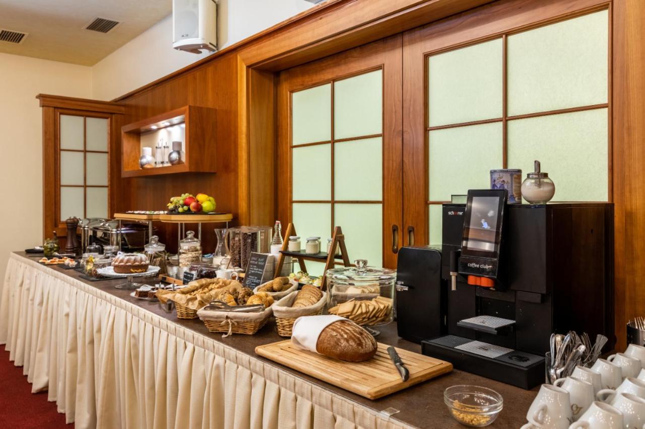 Hotel Abacie & Wellness Valašské Meziříčí المظهر الخارجي الصورة