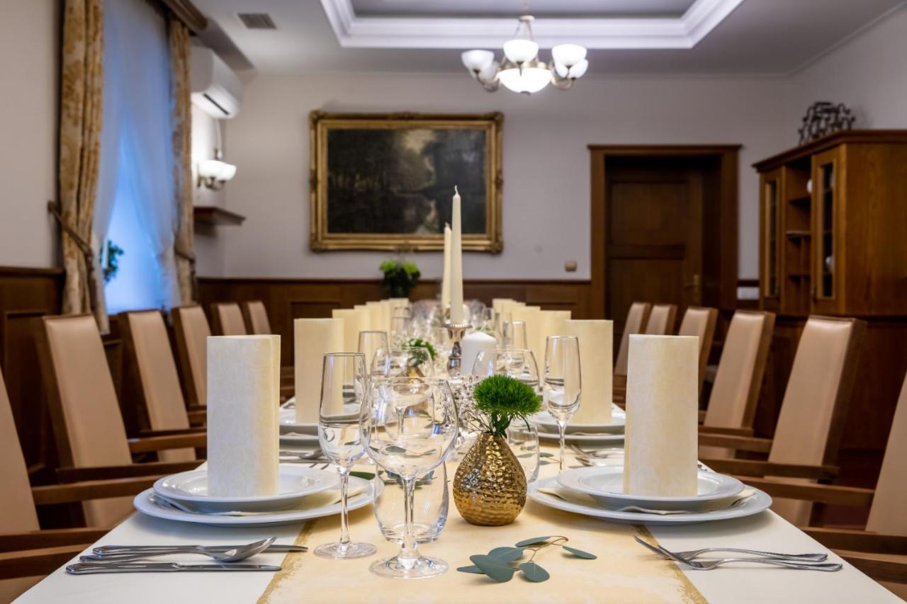 Hotel Abacie & Wellness Valašské Meziříčí المظهر الخارجي الصورة