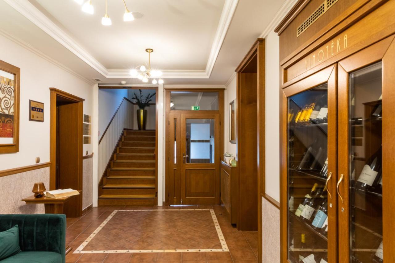 Hotel Abacie & Wellness Valašské Meziříčí المظهر الخارجي الصورة