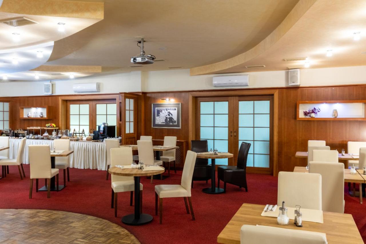 Hotel Abacie & Wellness Valašské Meziříčí المظهر الخارجي الصورة