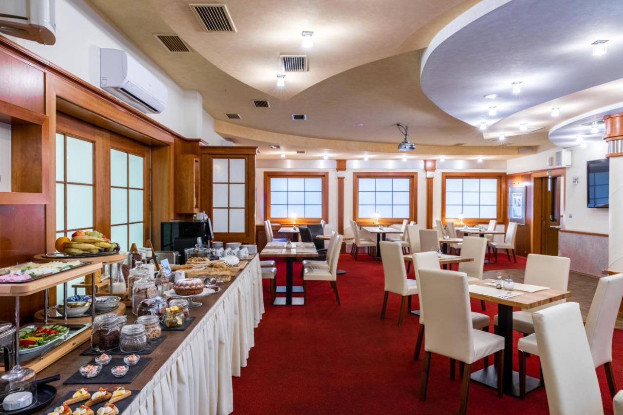 Hotel Abacie & Wellness Valašské Meziříčí المظهر الخارجي الصورة