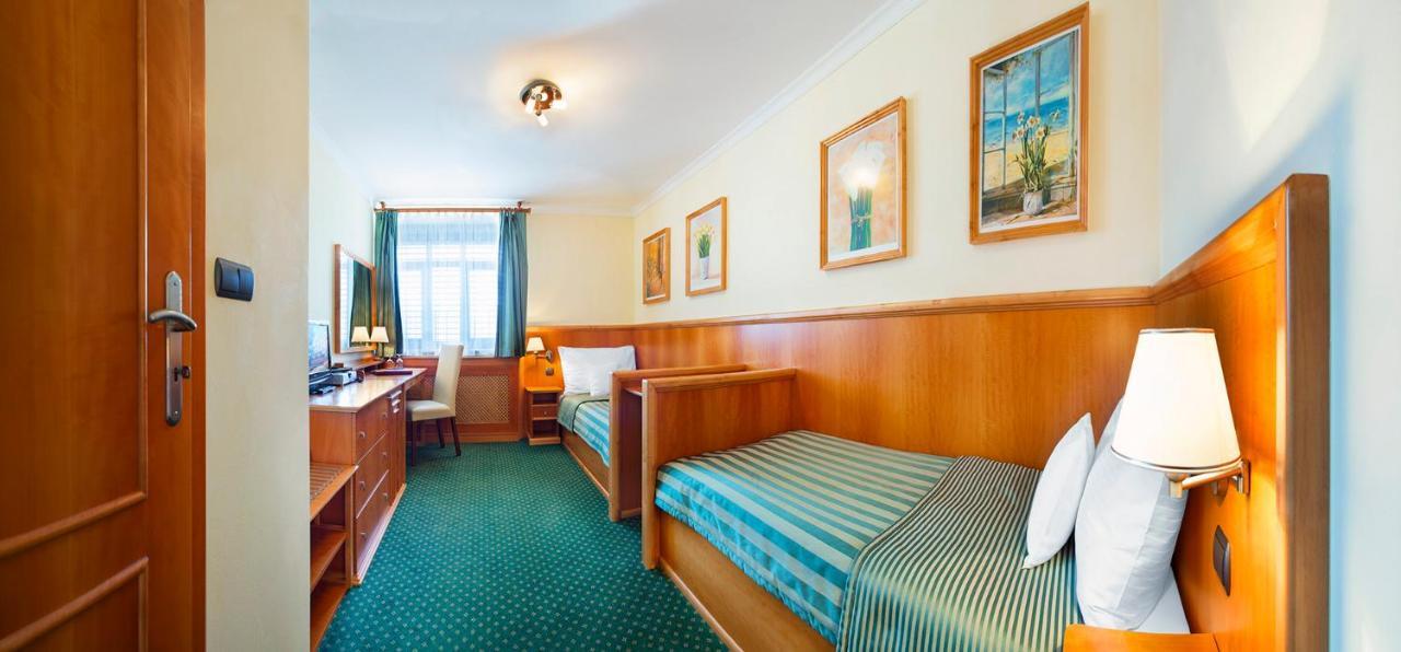 Hotel Abacie & Wellness Valašské Meziříčí المظهر الخارجي الصورة